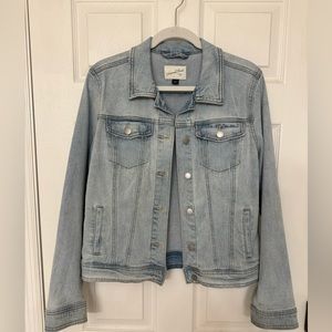 Universal Threads Light Denim Jacket Size Medium
